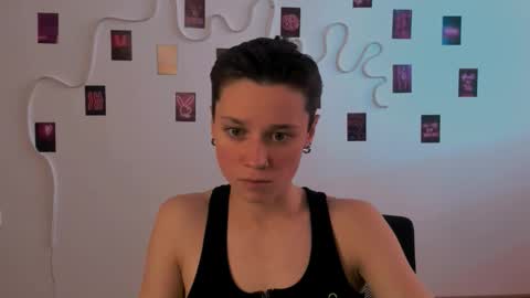 Snapshot of emi_fade chatting on March 2026 10:10:01 AM emi_fade online show from March 2026 10:10:01 AM