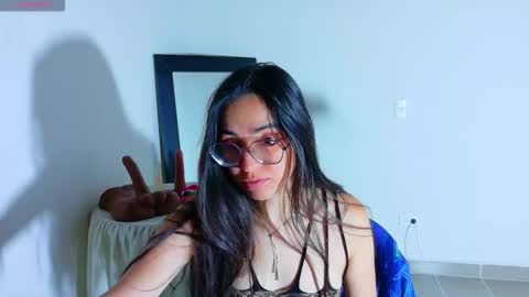 Emmily Roberts online show from October 2025 05:43:02 AM