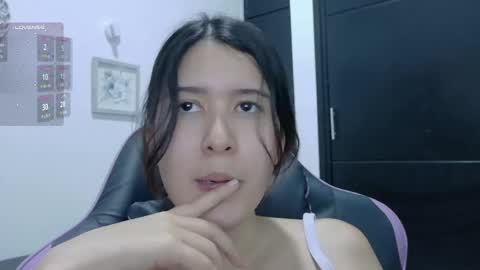 Snapshot of emicute_ chatting on April 2026 09:50:02 PM online show from April 2026 09:50:02 PM