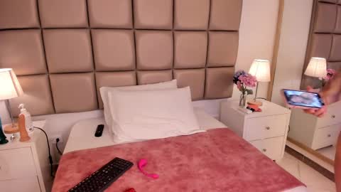 EMILY ROBERTS online show from February 2025 03:31:02 AM