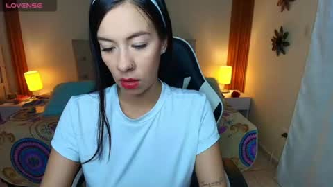 Snapshot of emiily_skinny chatting on July 2026 11:18:02 PM emiily_skinny online show from July 2026 11:18:02 PM
