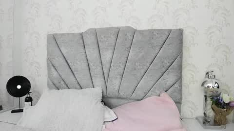 Emily online show from October 2025 09:30:01 AM