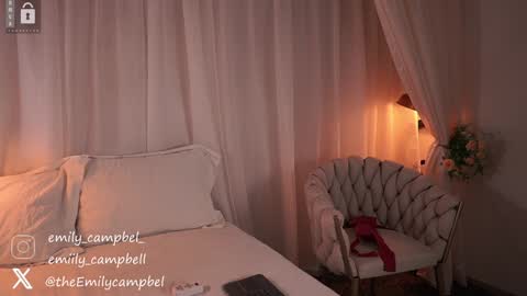 Snapshot of emiilycampbell chatting on January 2025 04:18:01 AM Emily Campbell online show from January 2025 04:18:01 AM