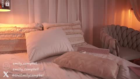 Snapshot of emiilycampbell chatting on February 2025 05:19:02 AM Emily Campbell online show from February 2025 05:19:02 AM