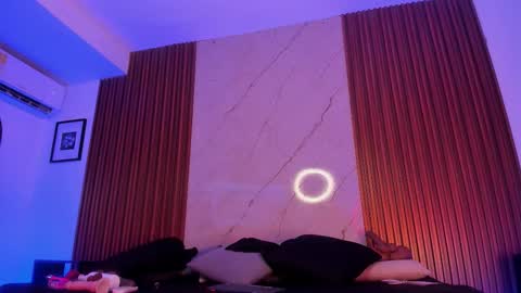   online show from October 2025 01:08:02 AM