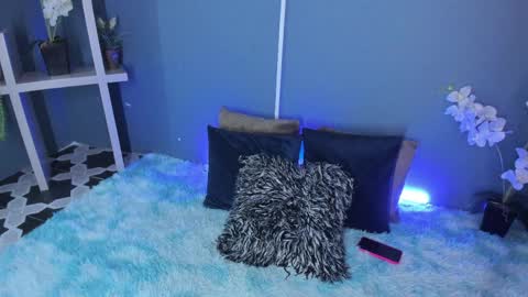 Emily  online show from April 2026 12:33:01 AM