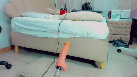 EmillySaenz online show from February 2025 04:03:02 PM