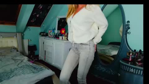 Emila online show from February 2025 05:33:01 PM