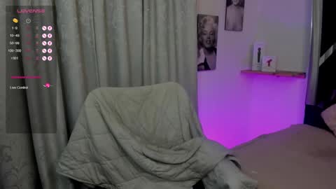 emilayton_ online show from February 2025 04:33:01 AM