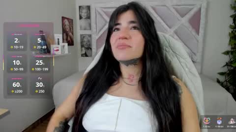 emilayton_ online show from February 2026 07:17:02 PM