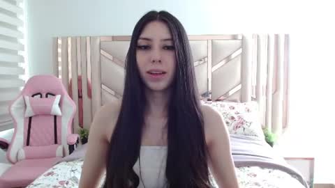 Emilee online show from July 2026 07:12:02 PM