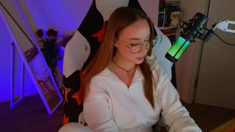 Emili online show from March 2025 12:17:01 PM