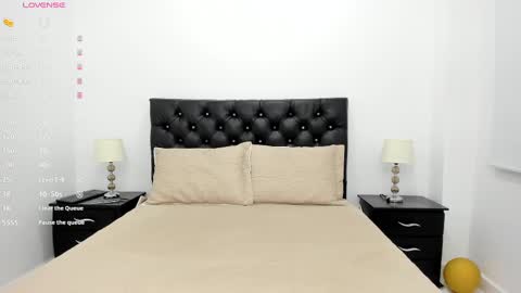 Emili Lenus online show from February 2025 11:29:02 AM