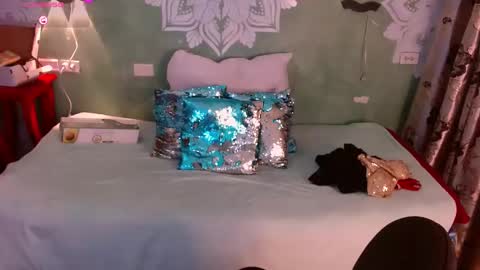 Emili roux online show from January 2025 12:43:01 PM