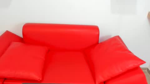 Snapshot of emili_slim chatting on September 2025 08:20:02 PM emili_slim online show from September 2025 08:20:02 PM