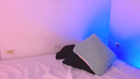 Snapshot of emili_williams10 chatting on February 2026 01:12:01 AM emili_williams10 online show from February 2026 01:12:01 AM