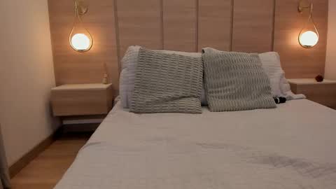 emilia_1040 online show from April 2026 01:27:02 PM