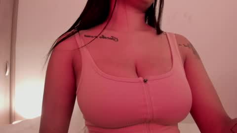 Emilia Big Boobs online show from December 2024 05:59:01 PM