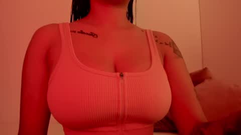 Emilia Big Boobs online show from January 2025 01:30:01 PM