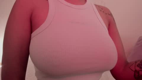 Emilia Big Boobs online show from February 2025 04:33:01 PM