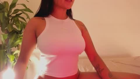 Emilia Big Boobs online show from February 2025 12:50:01 PM