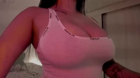 Emilia Big Boobs online show from November 2025 11:47:01 AM