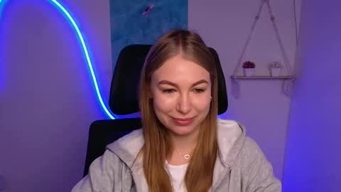 Emilia online show from October 2025 05:43:02 AM