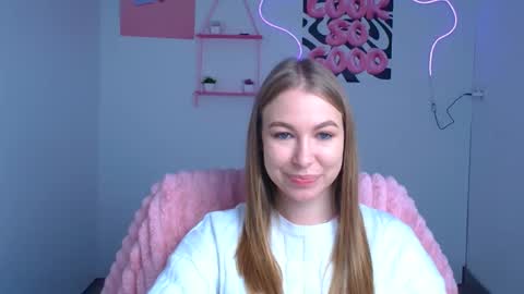 Emilia online show from November 2025 06:46:01 AM