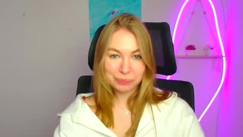 Emilia online show from March 2026 08:19:01 AM