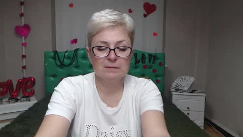 EmiliaGree online show from November 2025 06:19:02 PM