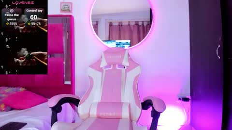 emiliana online show from March 2026 04:11:02 PM