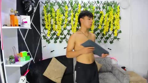 EMILI AND GIN online show from December 2024 05:27:01 AM