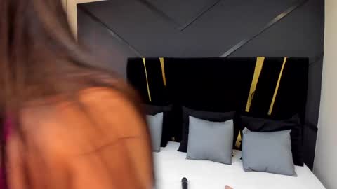 Emillie online show from December 2024 05:26:02 PM