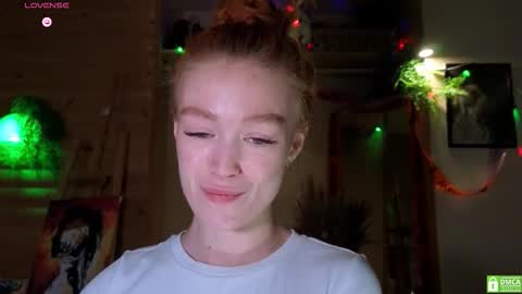 Emi  online show from November 2025 06:06:01 PM