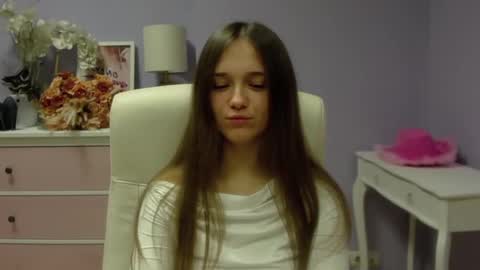 Emilly online show from January 2025 07:43:01 AM