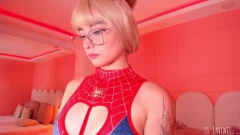 Emilly  online show from November 2025 05:37:01 PM