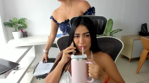 Emilly  online show from September 2025 01:55:02 PM