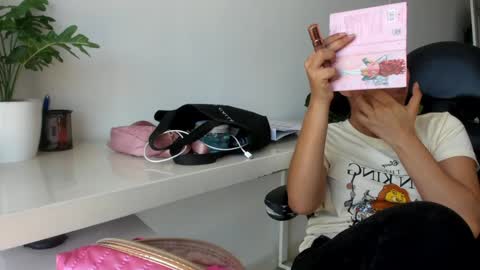 Emilly  online show from February 2026 02:28:01 PM