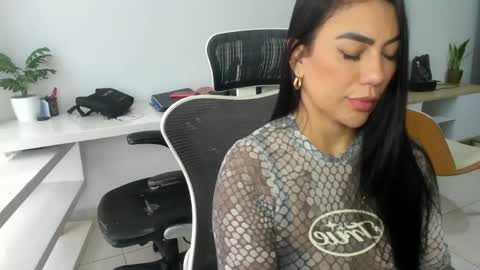 Emilly  online show from April 2026 02:22:02 PM