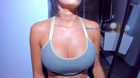 Snapshot of emillyhils1 chatting on February 2026 09:41:02 AM emilly online show from February 2026 09:41:02 AM