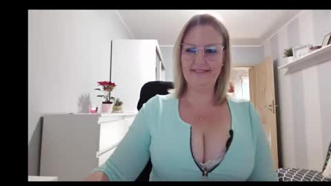 EmillyLove online show from December 2025 09:16:02 AM