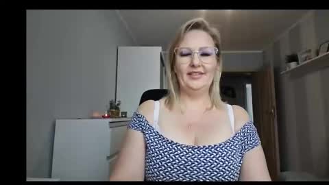 EmillyLove online show from February 2026 10:31:01 AM