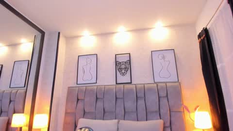 Emily online show from January 2025 04:48:02 AM