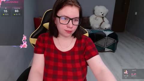 Snapshot of emily_amorre chatting on November 2025 07:24:01 PM Emily 3 online show from November 2025 07:24:01 PM