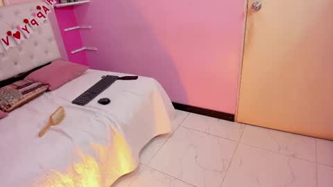              online show from February 2025 09:43:02 PM