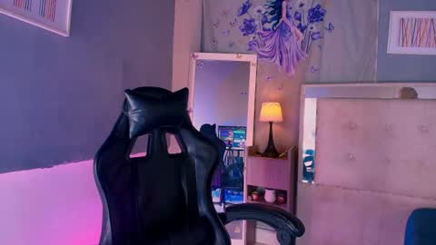 Snapshot of emily_castillo1_ chatting on June 2026 06:55:01 AM emily_castillo1_ online show from June 2026 06:55:01 AM