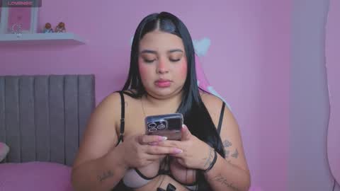 Snapshot of emily_cooper20_ chatting on November 2025 12:21:02 AM Emily online show from November 2025 12:21:02 AM