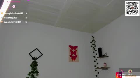 Snapshot of emily_coraline chatting on December 2024 04:38:01 PM Emily online show from December 2024 04:38:01 PM