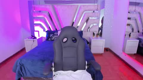 Emily online show from February 2025 10:39:02 AM