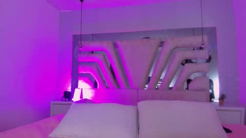 Emily online show from September 2025 11:32:02 AM